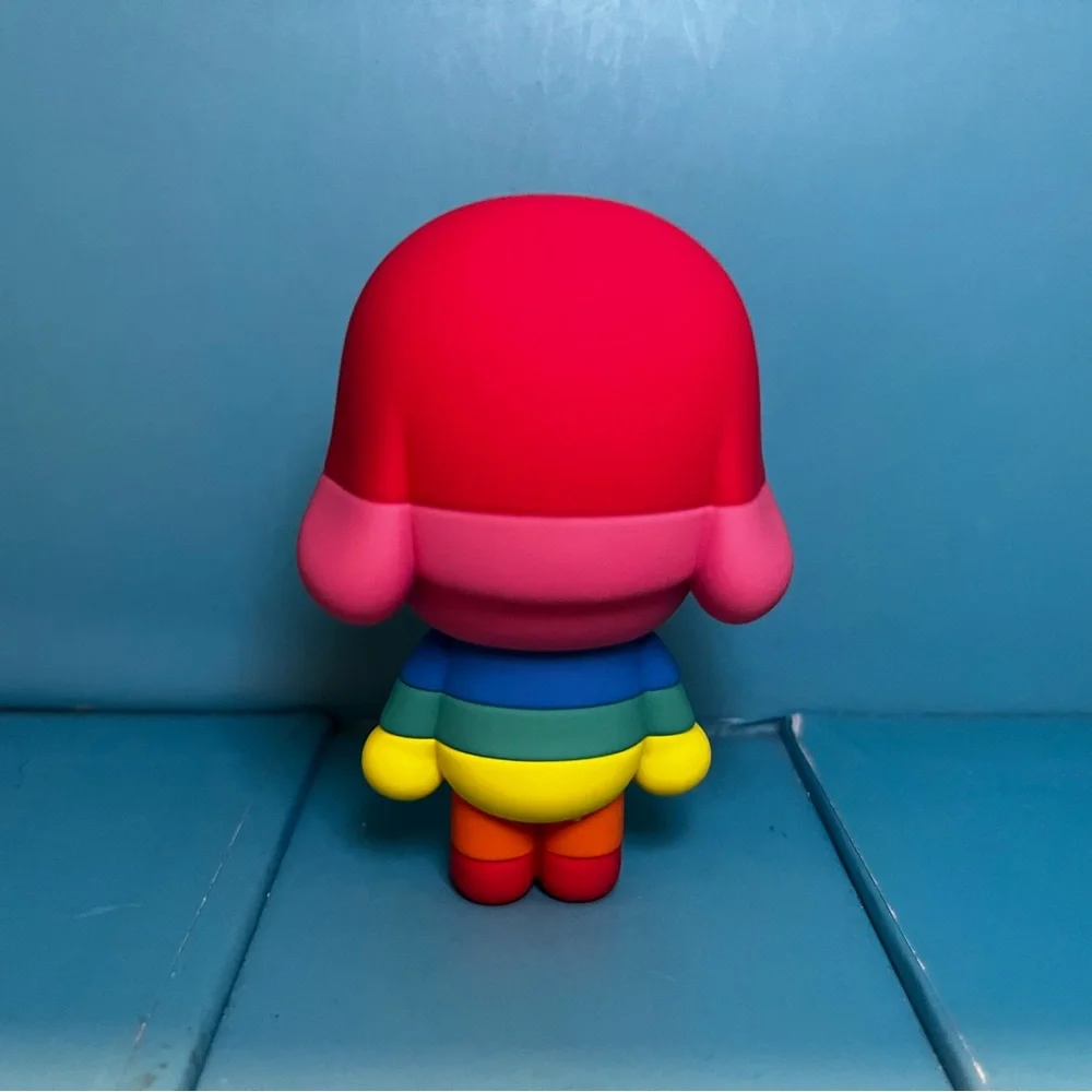 Pop Mart - Crybaby Crying Again - Love is Love Figure - Picture 4 of 11